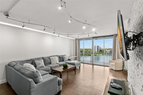 Copropriété à louer à Clearwater, Floride: 2 chambres, 137.4 m2 № 1351279 - photo 4