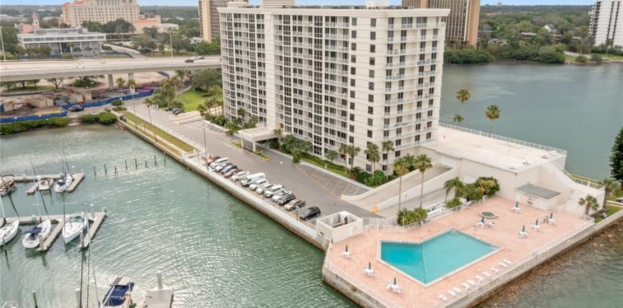 Condominio en Clearwater, Florida, 2 dormitorios  № 1351279