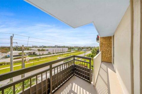 Condo in Boca Raton, Florida, 2 bedrooms  № 1024693 - photo 6