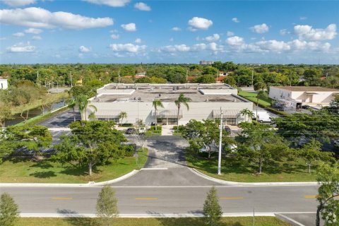 Commercial property in Coral Springs, Florida № 1077733 - photo 10