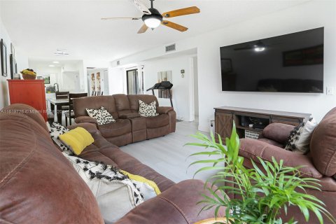 Adosado en venta en Pembroke Pines, Florida, 3 dormitorios, 122.91 m2 № 1241113 - foto 13