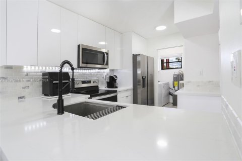 Adosado en venta en Pembroke Pines, Florida, 3 dormitorios, 122.91 m2 № 1241113 - foto 4