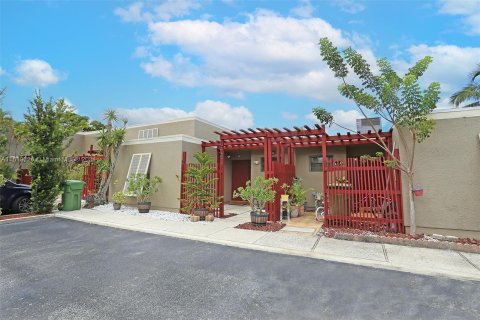 Adosado en venta en Pembroke Pines, Florida, 3 dormitorios, 122.91 m2 № 1241113 - foto 20