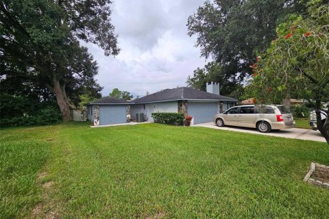 House in Lakeland, Florida 3 bedrooms, 151.62 sq.m. № 1352297 - photo 2