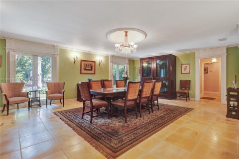 House in Miami, Florida 6 bedrooms, 529.73 sq.m. № 1044884 - photo 25