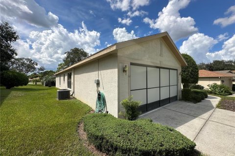 House in Spring Hill, Florida 2 bedrooms, 137.22 sq.m. № 1347327 - photo 6