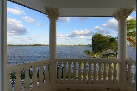 Casa en venta en Lake Worth, Florida, 7 dormitorios, 774.15 m2 № 1036008 - foto 18