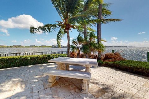 Casa en venta en Lake Worth, Florida, 7 dormitorios, 774.15 m2 № 1036008 - foto 15