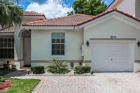 Villa ou maison à vendre à Miramar, Floride: 3 chambres, 109.44 m2 № 1072613 - photo 16