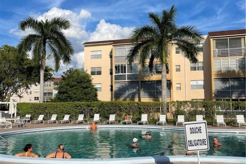 Copropriété à vendre à Lauderdale Lakes, Floride: 2 chambres, 93.83 m2 № 1072616 - photo 12