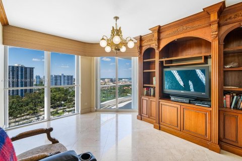Condominio en venta en Aventura, Florida, 4 dormitorios, 266.63 m2 № 1065135 - foto 5