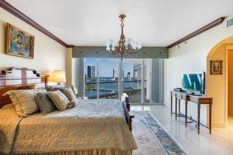 Condominio en venta en Aventura, Florida, 4 dormitorios, 266.63 m2 № 1065135 - foto 15