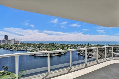 Copropriété à vendre à Aventura, Floride: 3 chambres, 220.18 m2 № 1281457 - photo 9