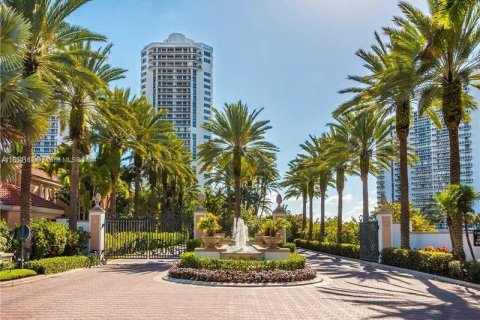 Condominio en venta en Aventura, Florida, 3 dormitorios, 220.18 m2 № 1281457 - foto 2