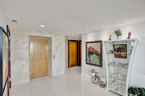 Condominio en venta en Aventura, Florida, 3 dormitorios, 220.18 m2 № 1281457 - foto 18