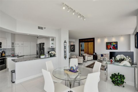 Condo in Aventura, Florida, 3 bedrooms  № 1281457 - photo 25