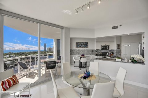 Condo in Aventura, Florida, 3 bedrooms  № 1281457 - photo 24