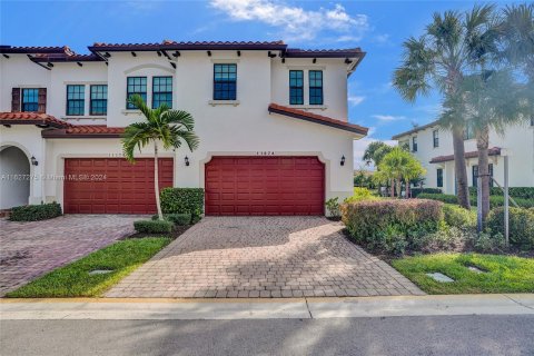 Townhouse in Pembroke Pines, Florida 3 bedrooms, 208.66 sq.m. № 1281497 - photo 1