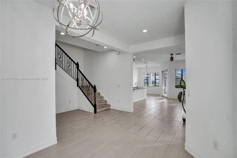 Touwnhouse à vendre à Pembroke Pines, Floride: 3 chambres, 208.66 m2 № 1281497 - photo 2