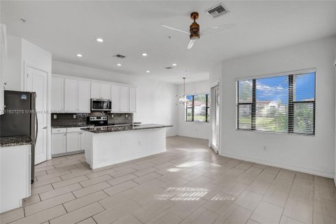 Adosado en venta en Pembroke Pines, Florida, 3 dormitorios, 208.66 m2 № 1281497 - foto 7