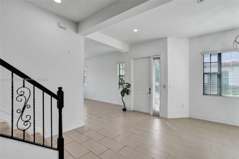 Townhouse in Pembroke Pines, Florida 3 bedrooms, 208.66 sq.m. № 1281497 - photo 3