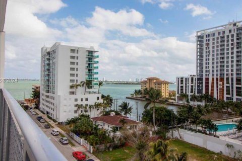 Condo in Miami, Florida, 2 bedrooms  № 1281406 - photo 18