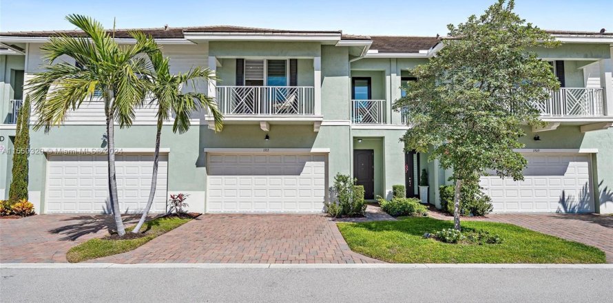 Townhouse in North Palm Beach, Florida 3 bedrooms, 200.11 sq.m. № 1064956