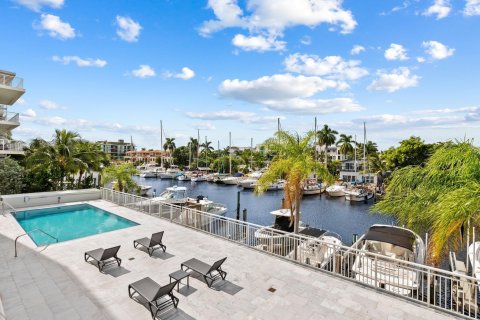 Condo in Fort Lauderdale, Florida, 2 bedrooms  № 1075056 - photo 1