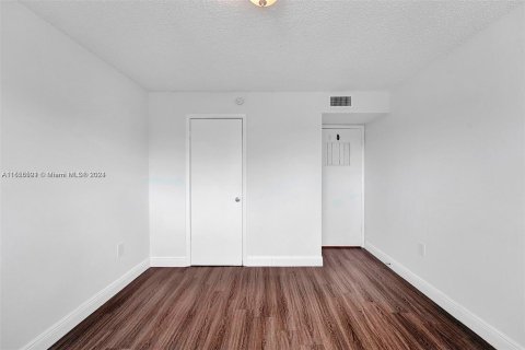 Condominio en venta en Miami Beach, Florida, 3 dormitorios, 108.7 m2 № 1076665 - foto 24