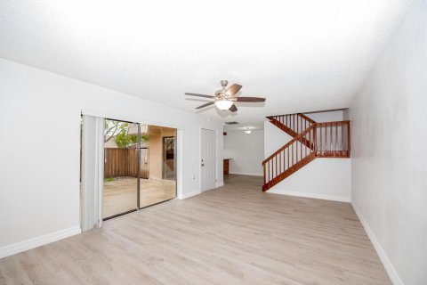 Townhouse in West Palm Beach, Florida 2 bedrooms, 114.83 sq.m. № 1059142 - photo 15