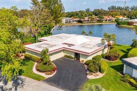 Villa ou maison à vendre à Tamarac, Floride: 3 chambres, 257.8 m2 № 1074572 - photo 24