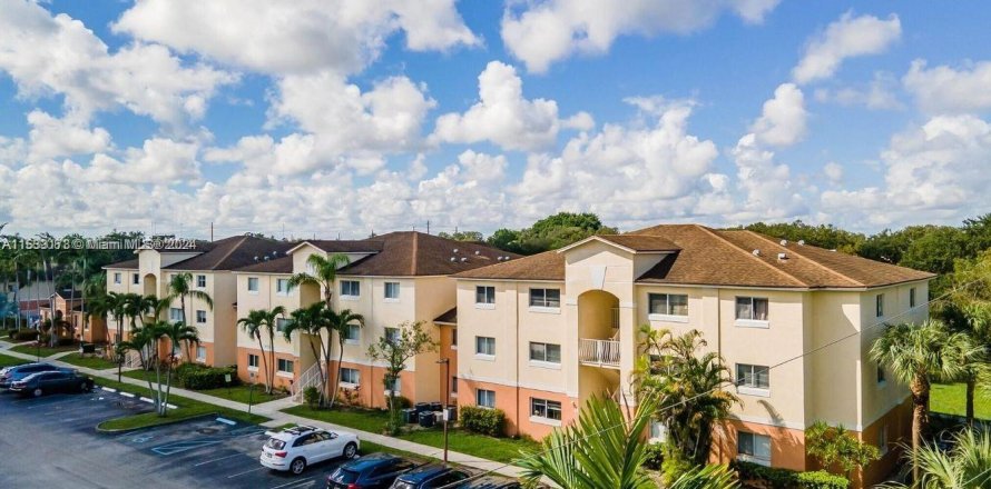 Condo à Hollywood, Floride, 2 chambres  № 1293713