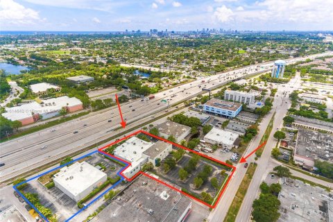 Propiedad comercial en venta en Hollywood, Florida № 1236038 - foto 3