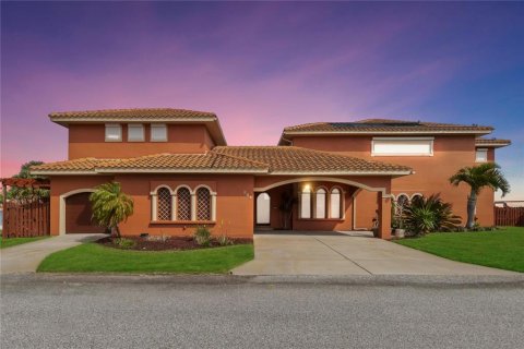 Casa en venta en Merrit Island, Florida, 3 dormitorios, 281.68 m2 № 1066066 - foto 1