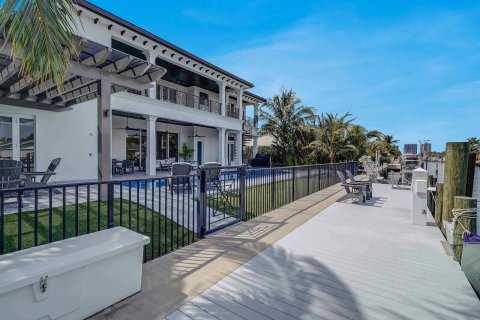 Villa ou maison à vendre à Riviera Beach, Floride: 5 chambres, 390.56 m2 № 1045744 - photo 19