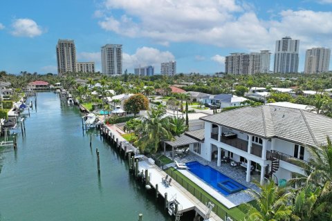 Casa en venta en Riviera Beach, Florida, 5 dormitorios, 390.56 m2 № 1045744 - foto 9