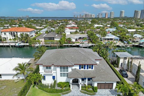 Casa en venta en Riviera Beach, Florida, 5 dormitorios, 390.56 m2 № 1045744 - foto 14