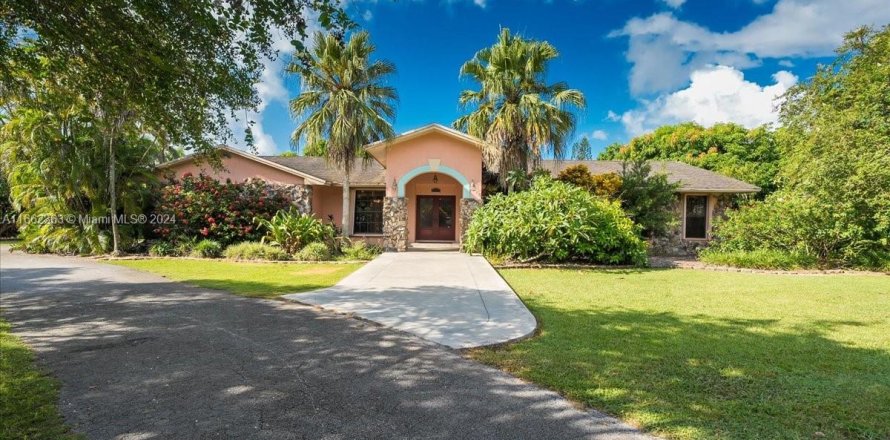 Villa ou maison à Miami, Floride 3 chambres, 425.4 m2 № 1370709