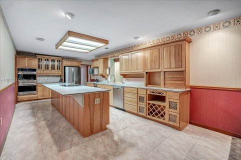 Casa en venta en Miami, Florida, 3 dormitorios, 425.4 m2 № 1370709 - foto 8