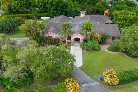 Villa ou maison à vendre à Miami, Floride: 3 chambres, 425.4 m2 № 1370709 - photo 18