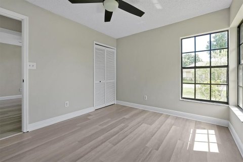 Villa ou maison à vendre à Kissimmee, Floride: 4 chambres, 162.95 m2 № 1327280 - photo 30