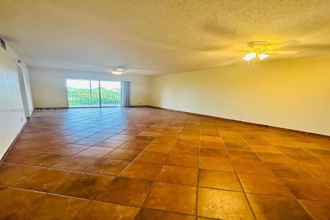 Condominio en venta en Pembroke Pines, Florida, 2 dormitorios, 110.74 m2 № 1225365 - foto 16