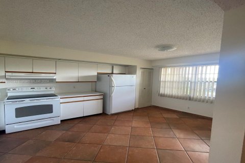 Condominio en venta en Pembroke Pines, Florida, 2 dormitorios, 110.74 m2 № 1225365 - foto 10