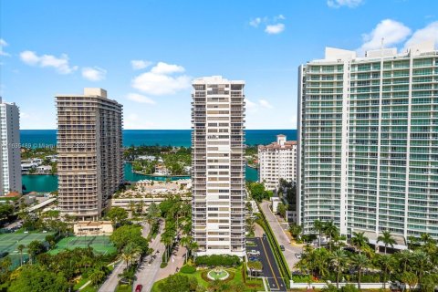 Condominio en venta en Aventura, Florida, 3 dormitorios, 181.16 m2 № 1305954 - foto 1