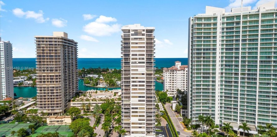 Condominio en Aventura, Florida, 3 dormitorios  № 1305954