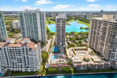 Condominio en venta en Aventura, Florida, 3 dormitorios, 181.16 m2 № 1305954 - foto 2