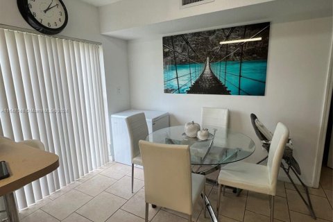 Condo in Homestead, Florida, 3 bedrooms  № 1329739 - photo 7