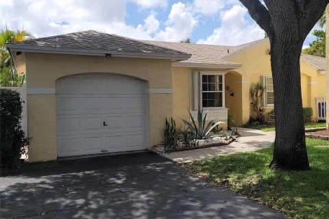 Villa ou maison à vendre à Pembroke Pines, Floride: 3 chambres, 155.61 m2 № 1171414 - photo 10