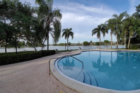 Villa ou maison à vendre à Pembroke Pines, Floride: 3 chambres, 155.61 m2 № 1171414 - photo 3