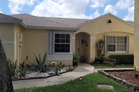 Villa ou maison à vendre à Pembroke Pines, Floride: 3 chambres, 155.61 m2 № 1171414 - photo 11